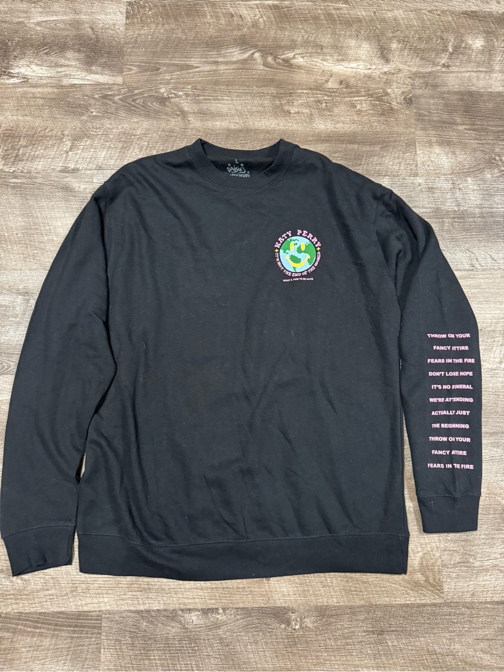 Katy Perry “It’s Not The End Of The World” Tour Crewneck Size Large